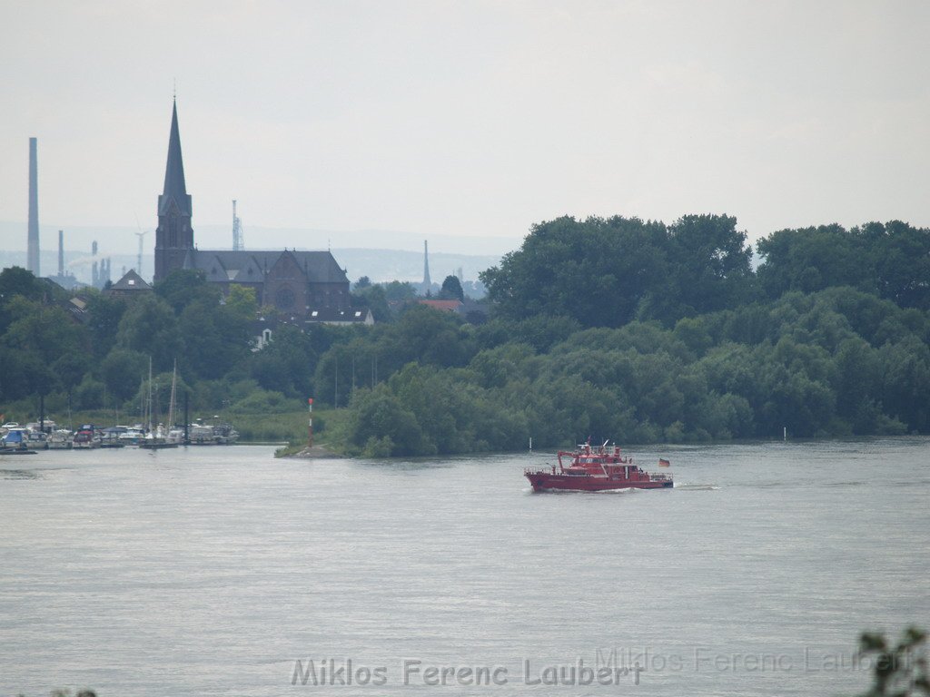 Feuerloeschboot 10-2      P123.JPG